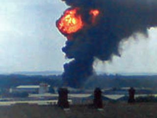Взрыв и пожар на химическом заводе в Великобритании: жителей соседних домов эвакуируют
