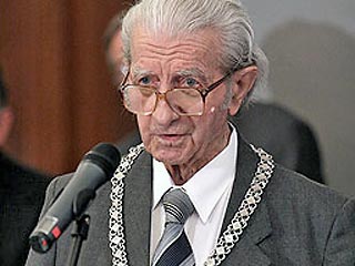 На 88 году жизни в пятницу в Софии скончался известный болгарский писатель Богомил Райнов