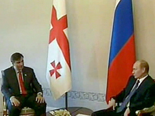 Президент Грузии Михаил Саакашвили заявил, что "Россия поэтапно снимет те ограничения, котоpые были введены ею в пpошлом году в отношении Гpузии"