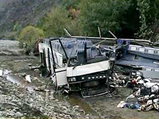 На юге Боснии автобус с 34 пассажирами - гражданами США столкнулся с автомобилем, пострадали 28 человек