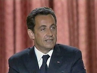 Новый президент Франции Саркози активно взялся за внешнюю политику: он порвал с "российским" курсом Ширака