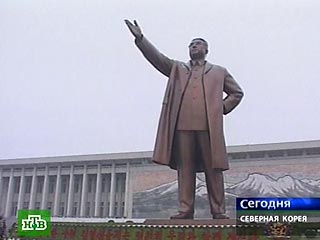 Южнокорейский депутат сорвал совместные торжества с КНДР, присев на алтарь покойного Ким Ир Сена