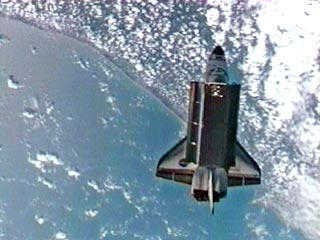 Американское космическое агентство сообщило, что вторая попытка посадки челнока с семью астронавтами на борту намечена на 19:30 по Гринвичу (00:30 мск в пятницу