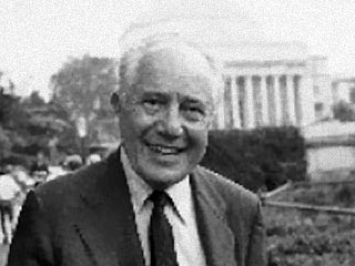 Основатель американской советологии - или, как ее еще называют, "кремленологии", Маршалл Шульман, скончался в четверг Нью-Йорке на 92-м году жизни