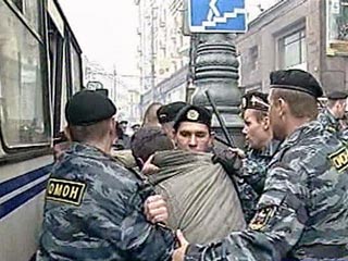 Жалоба на действия московских властей была рассмотрена 26 мая 2006 года, за сутки до намеченного гей-парада, который организаторы пытались провести, несмотря на запрет