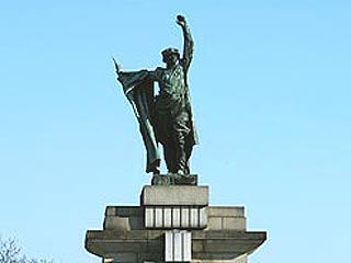  Горсовет Брно пытается удалить эмблему с памятника советским воинам