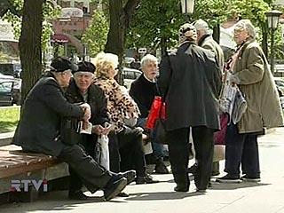 Доклад показывает, что средняя продолжительность жизни в России составляет 58, 7 лет для мужчин и 71,8 для женщин