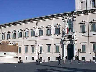 Супругу президента Италии Джорджо Наполитано в четверг вечером сбила машина прямо у президентского Квиринальского дворца