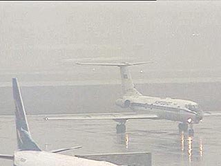 Аэропорт Красноярска из-за тумана не смог принять 7 рейсов и самолет главы Минобразнауки Фурсенко