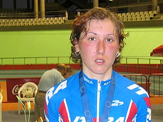 Член сборной России по велоспорту, многократная чемпионка России и чемпионка Европы 24-летняя Юлия Арустамова трагически погибла 27 июня в своей московской квартире