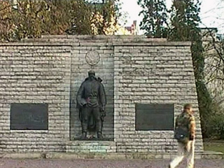 После гибели Ленина Моисеевна Варшавская была сразу захоронена на площади Тынисмяги