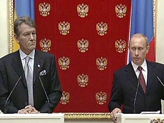 Ющенко стыдно, что приходится обсуждать с Путиным мелочи вместо глобальной политики
