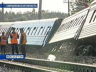 Движение поездов в Свердловской области, приостановленное из-за схода девяти вагонов пассажирского состава, восстановлено по четному пути