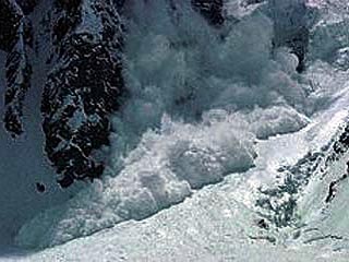 В швейцарских Альпах сошла лавина, в результате минимум 6 альпинистов погибли