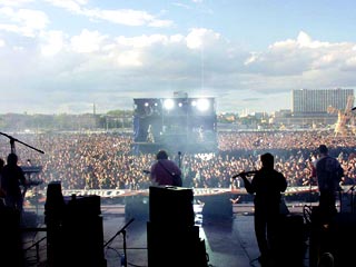 Усиленные меры безопасности будут действовать на рок-фестивале "Крылья", который открывается сегодня в Тушине