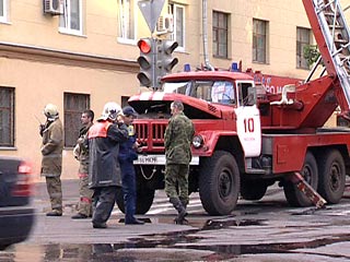 Общая площадь пожара в жилом девятиэтажном доме на улице Матроса Железняка составила почти 100 квадратных метров. Пострадавших нет