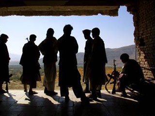 Представитель афганского движения "Талибан" Юсуф Ахмади заявил во вторник, что удерживаемый талибами германский заложник находится в критическом состоянии и не приходит в сознание