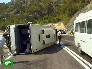 18 российских туристов получили травмы в результате автомобильной аварии в Турции