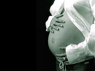Российское правительство решило увеличить максимальный размер пособия по беременности и родам с 16 тысяч 125 рублей до 23 тысяч 400 рублей в месяц