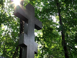 С 1 августа 2007 в Москве более чем в два раза повысятся тарифы на ряд услуг ГУП "Ритуал" - монопольного владельца кладбищ в столице
