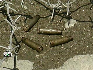 В Ингушетии неизвестные из автоматического оружия и гранатометов обстреляли здание администрации президента республики и Управления ФСБ в городе Магас.     