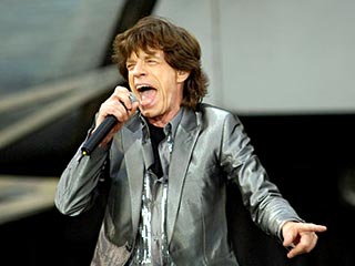 В Санкт-Петербурге участники легендарной рок-группы The Rolling Stones отгуляли на юбилеях Мика Джаггера и дочери Кейта Ричардса, а также с пользой прошлись по местным бутикам
