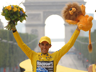Победителя Тур де Франс Альберто Контадора подозревают в применении допинга