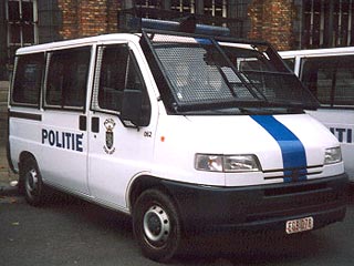 Бельгийская полиция совместно с французскими коллегами ведет розыск преступника, который изнасиловал уже 27 девушек