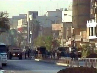 Ежедневные теракты продолжились и в четверг: в провинции Дияла в городе Хибхиб смертник подорвал себя у полицейского участка, унеся жизни 5 человек и ранив еще семерых