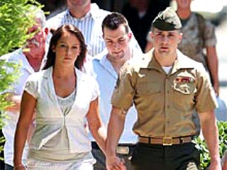 К 15 годам лишения свободы приговорен сержант Корпуса морской пехоты США Лоуренс Хатчинс