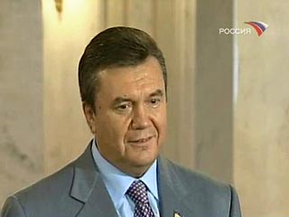 Виктор Янукович неофициально приехал в Россию - лечить колено в республике Алтай