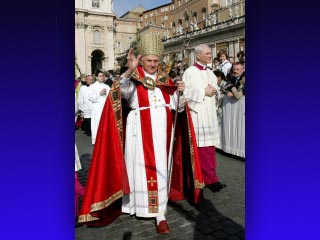 Бенедикт XVI попал в число самых элегантных мужчин на Земле