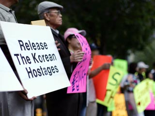 В ходе проходящих в провинции Газни прямых переговоров с южнокорейскими официальными представителями афганские талибы согласились освободить двух больных женщин-заложниц