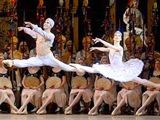 Нгастроли Большого театра в Лондоне начались 30 июля. Первым был показан балет "Корсар" в возрожденной хореографии Мариуса Петипа