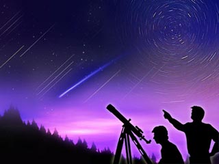 Тысячи жителей Северного полушария Земли могут наблюдать в эти дни звездный дождь - метеорный поток Персеиды