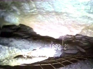 Камера, которую опустили спасатели через шурф в шахту Crandall Canyon в американском штате Юта, не обнаружила людей в том месте, где предположительно находились шахтеры, заблокированные завалом 6 августа