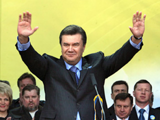 Если бы президентские выборы на Украине прошли в это воскресенье, то за премьер-министра Виктора Януковича проголосовали бы 32% избирателей