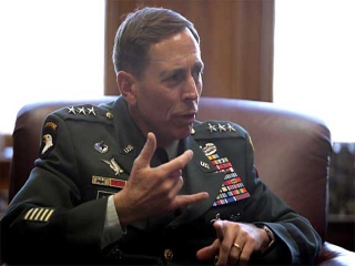 Глава многонациональных сил в Ираке, американский генерал Дэвид Петреус собирается рекомендовать Белому дому сокращение воинского контингента