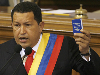 Президент Венесуэлы Уго Чавес предложил Национальной ассамблее поправки к конституции, дающие ему возможность избираться неограниченное число раз