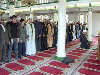Группа мусульманских деятелей поддержала академиков, обвинивших Русскую церковь в "клерикализации" страны