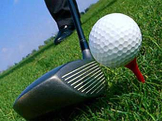 Потерявшая в зрение в 1982 году американка Шейла Драммонд, играя в гольф, попала в лунку первым же ударом. Расстояние от места удара до лунки составляло более 131 метра
