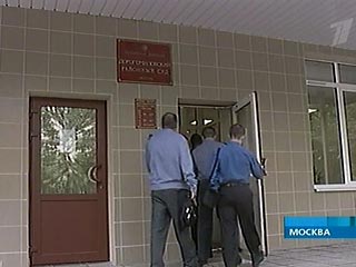 В ходе допроса в Дорогомиловском суде Москвы обвиняемые в превышении должностных полномочий милиционеры не признали своей вины