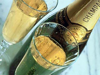 Франция рекордно увеличила экспорт спиртных напитков в первом полугодии 2007 года благодаря увеличению продаж шампанского. Спрос на французское шампанское вырос в таких странах, как Китай и Россия