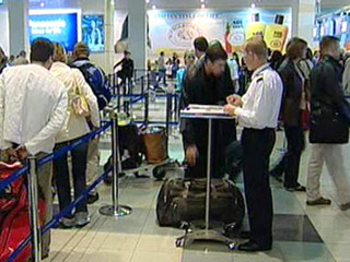 Новый порядок провоза жидкостей начинает действовать сегодня на гражданских авиарейсах в РФ