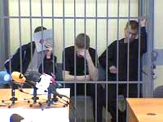 Ленинский районный суд Екатеринбурга признал троих местных жителей виновными в грабеже и разбойных нападениях на приезжих женщин