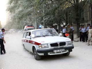 Число погибших в результате обрушения строящейся высотки в Баку достигло 7 человек, сообщил МЧС Азербайджана