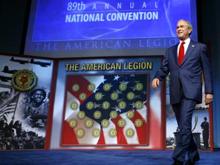 Президент США Джордж Буш обвинил Тегеран в дестабилизации Ирака и Афганистана и создании "угрозы ядерного холокоста" на Ближнем Востоке