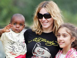 Мадонне разрешили усыновить еще одного ребенка из Малави - 13-месячную девочку