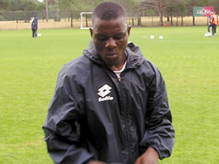 Умер ещё один футболист - нападающий сборной Замбии и "Хапоэля" Часве Нсофва