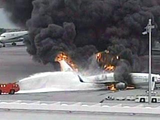 Причиной возгорания самолета Boeing-737 тайваньской авиакомпании China Airlines, который сгорел при приземлении 20 августа в японском аэропорту Наха, (все 157 пассажиров и восемь членов экипажа успели эвакуироваться) оказался болт на предкрылке самолета, 